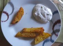 Selbstgemachte Potato Wedges mit Joghurtdip Selbstgemachte Potato Wedges mit Joghurtdip