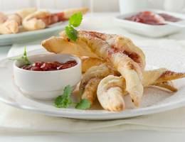 Marmeladenkipferl aus der Heißluftfritteuse Marmeladenkipferl aus der Heißluftfritteuse