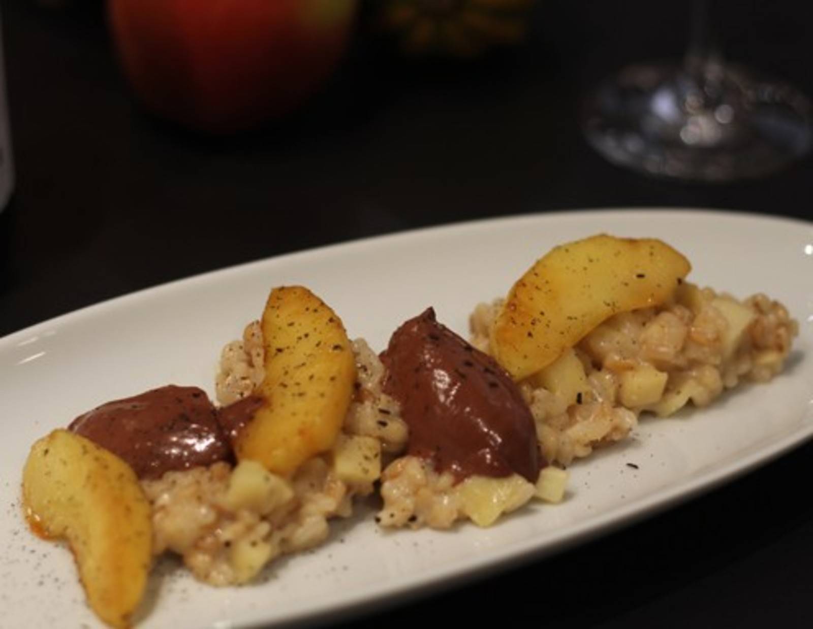 Das Dessert: Süßes Risotto von drei Körnern mit Apfel und
bester Kuvertüre-Cremosa