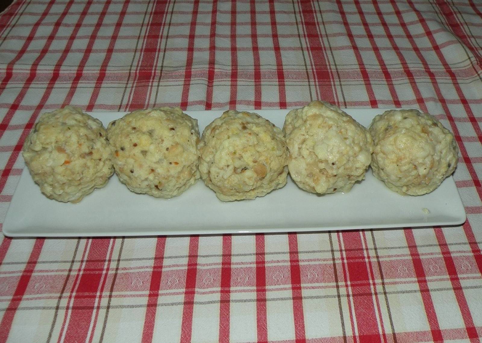 Semmelknödel Rezept - ichkoche.de Semmelknödel Rezept - ichkoche.de