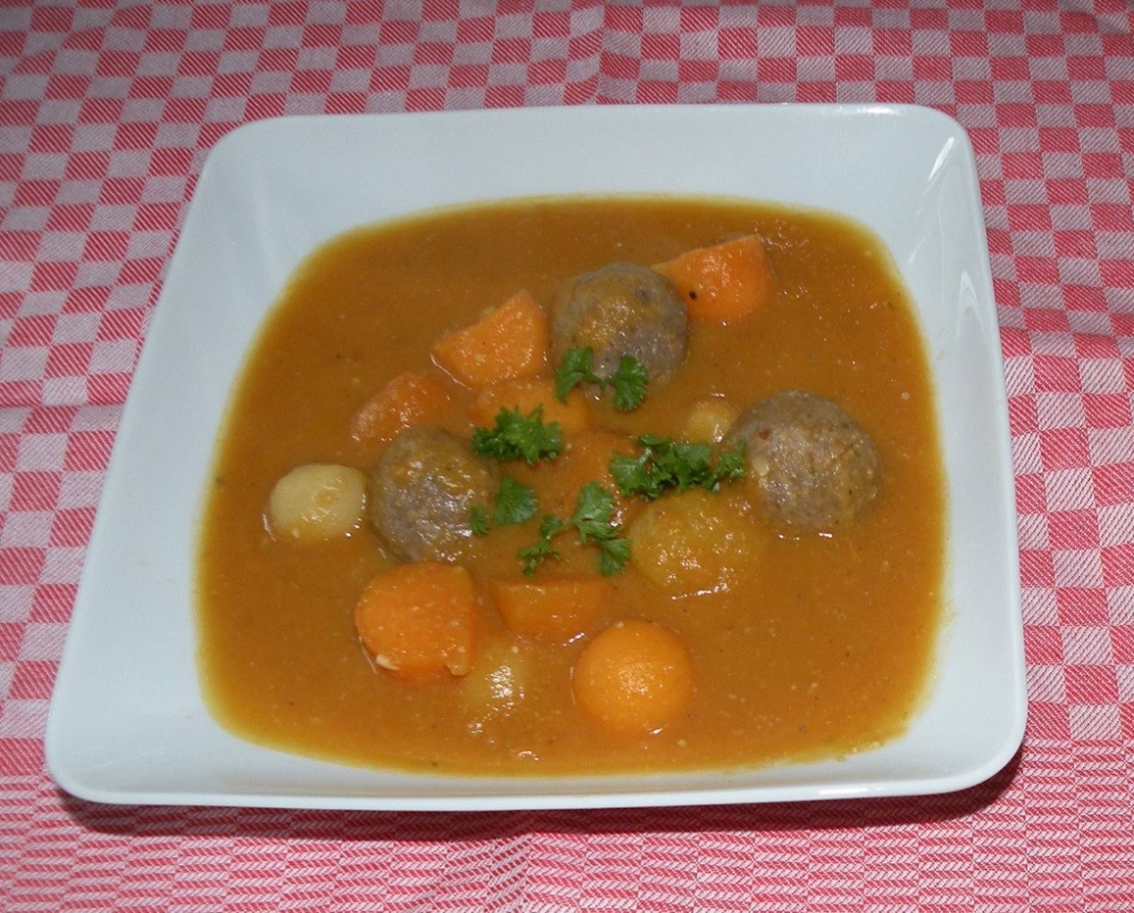 Karotten-Kürbis-Kartoffelsuppe