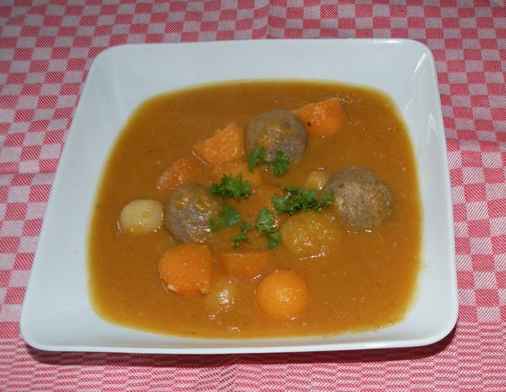 Karotten-Kürbis-Kartoffelsuppe