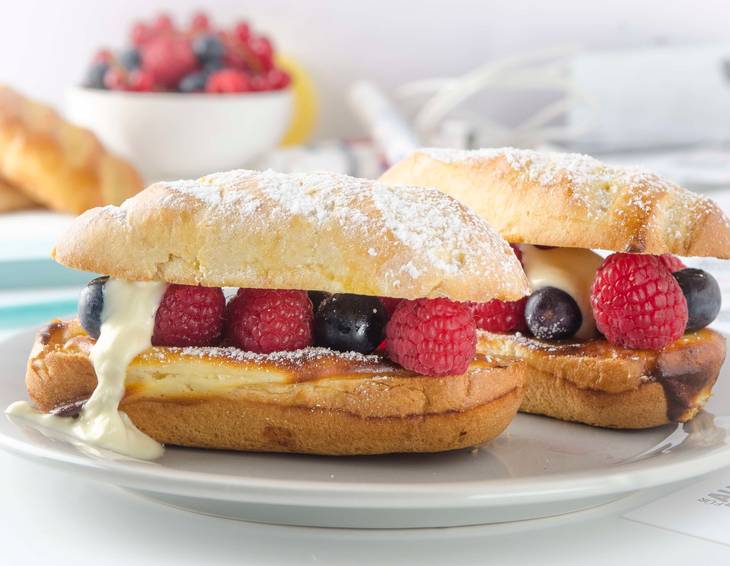 Süße Beerenbruschetta aus der Heißluftfritteuse Süße Beerenbruschetta aus der Heißluftfritteuse