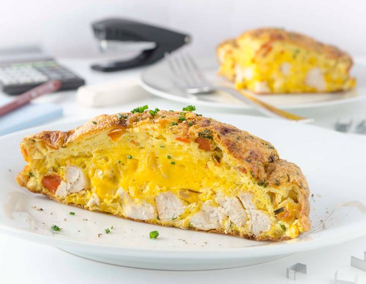 Frittata mit Mais, Paprika und gegrillten Putenwürfeln aus der Heißluftfritteuse