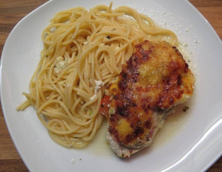 Überbackene Hühnerfilets mit Spaghetti