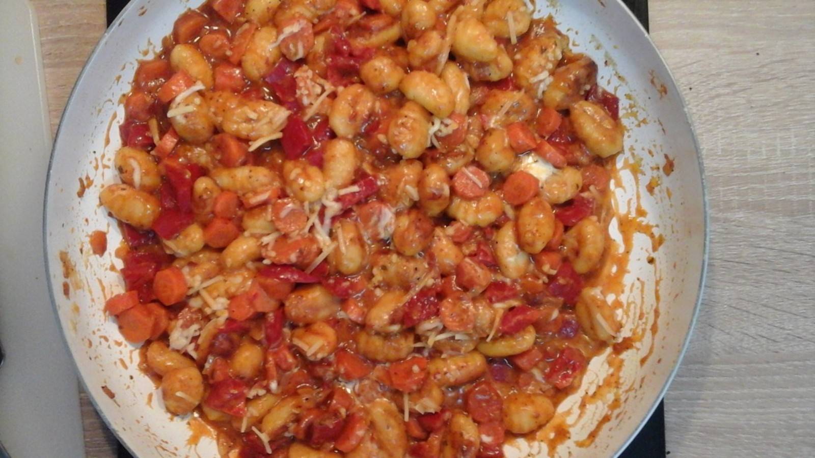 Gnocchi mit Paprika und Karotten