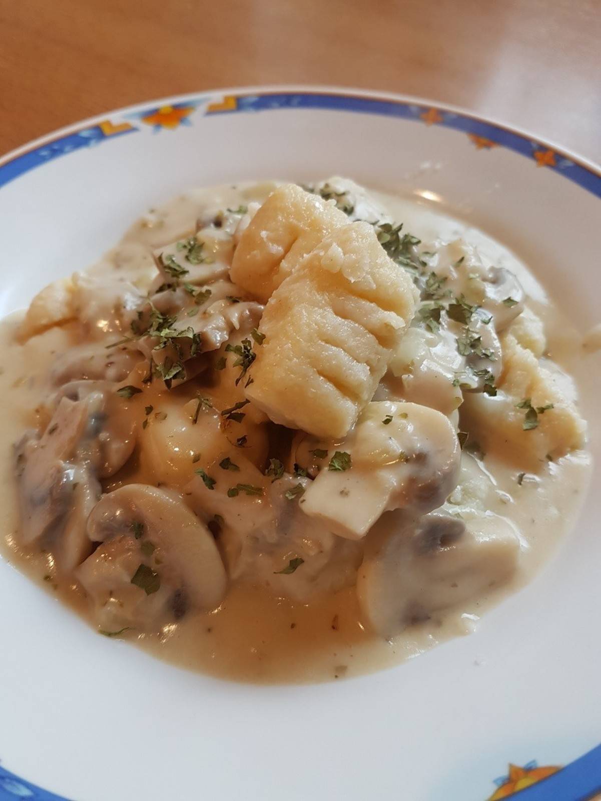 Hausgemachte Gnocchi mit Champignon-Rahmsauce