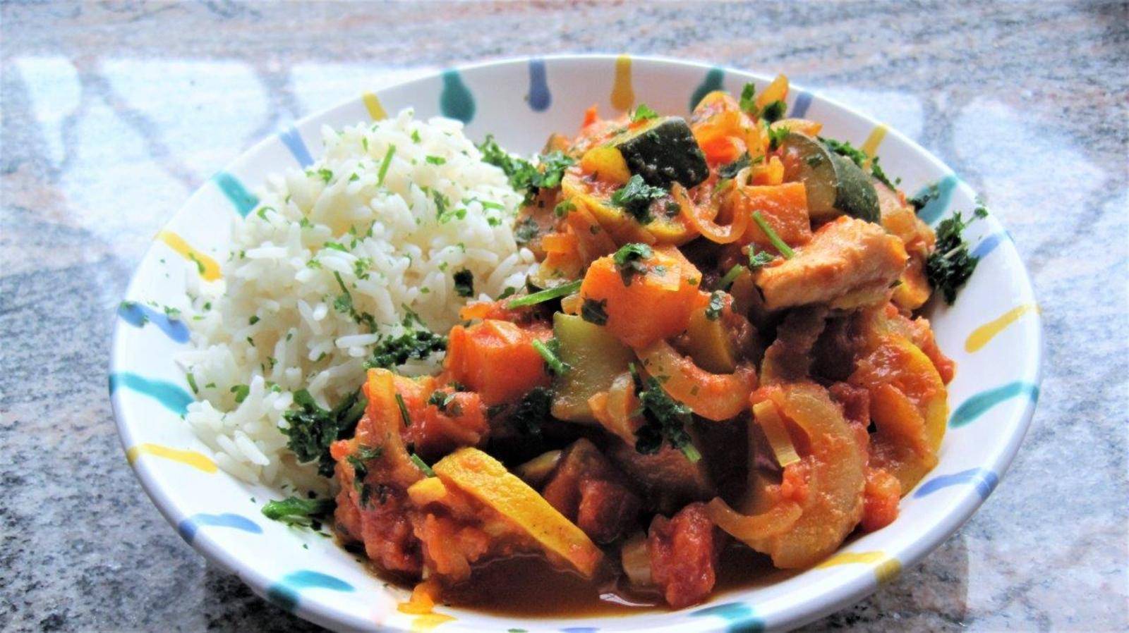 Gemüse-Fischeintopf mit Zitrone Rezept - ichkoche.de Gemüse-Fischeintopf mit Zitrone Rezept - ichkoche.de