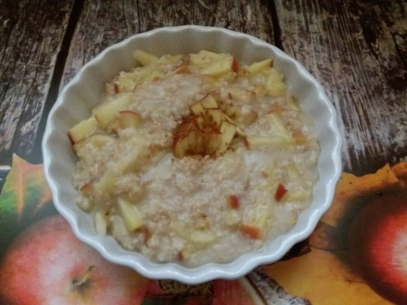 Porridge mit Apfel