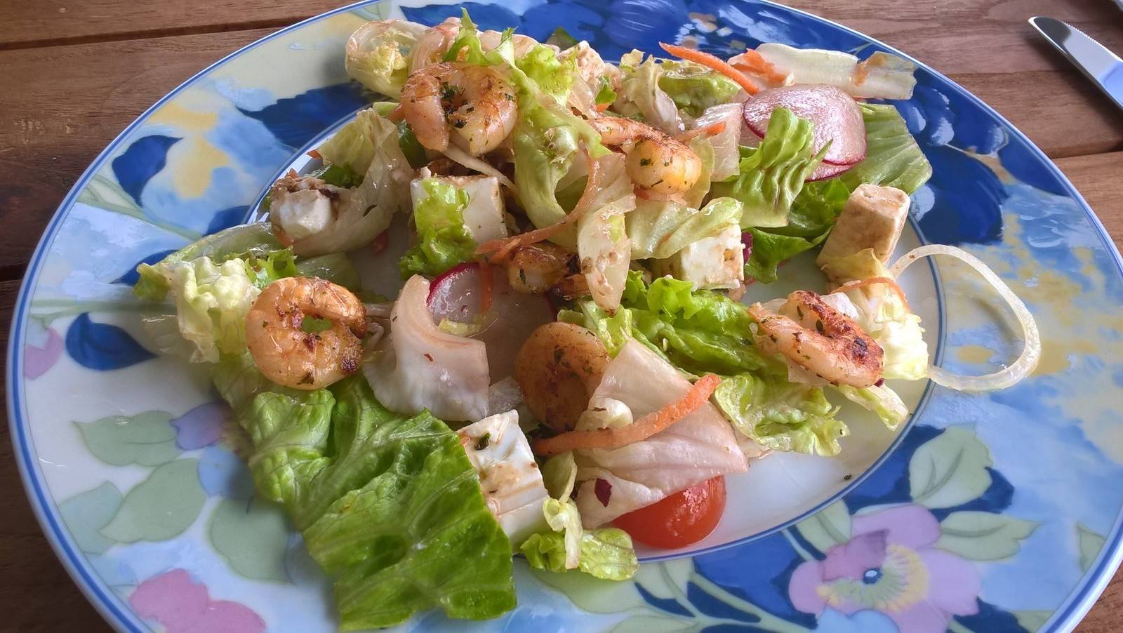 Salat mit Garnelen