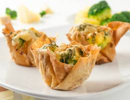 Brokkoli-Strudelmuffins aus der Heißluftfritteuse Brokkoli-Strudelmuffins aus der Heißluftfritteuse