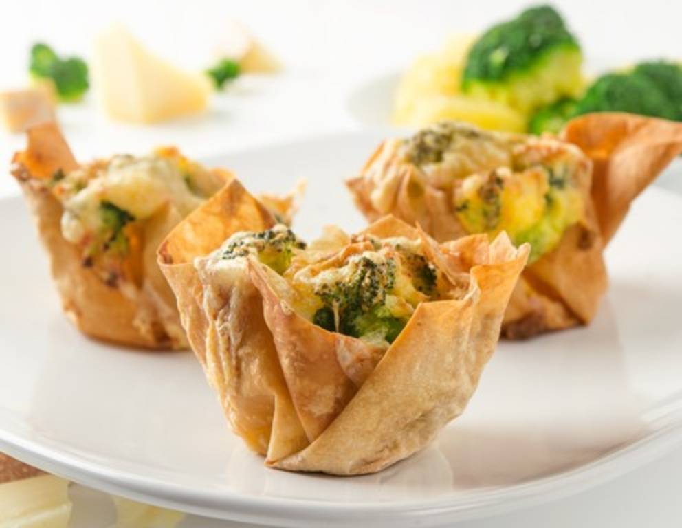 Brokkoli-Strudelmuffins aus der Heißluftfritteuse Brokkoli-Strudelmuffins aus der Heißluftfritteuse