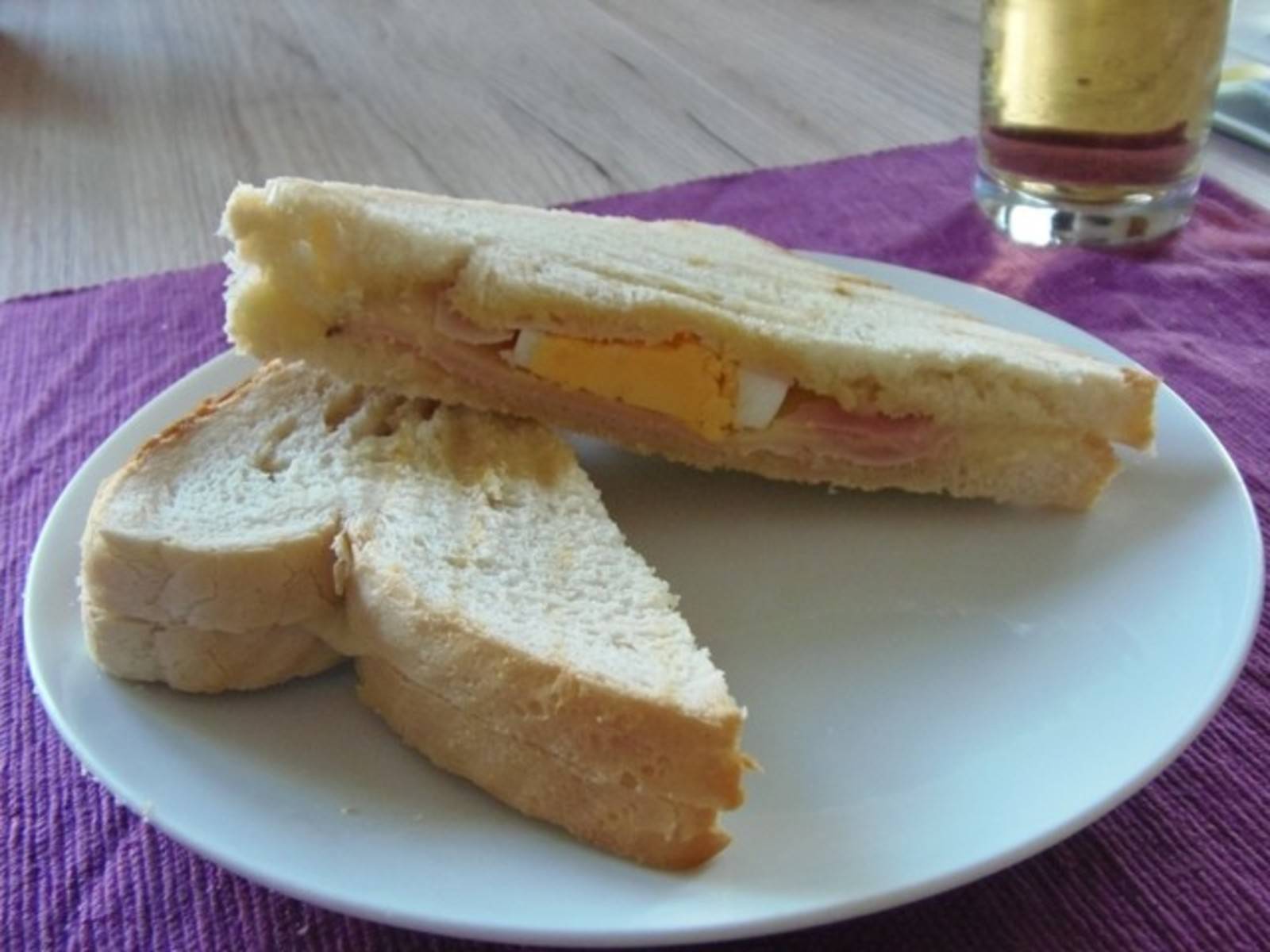 Ostereier Schinken Käse Toast