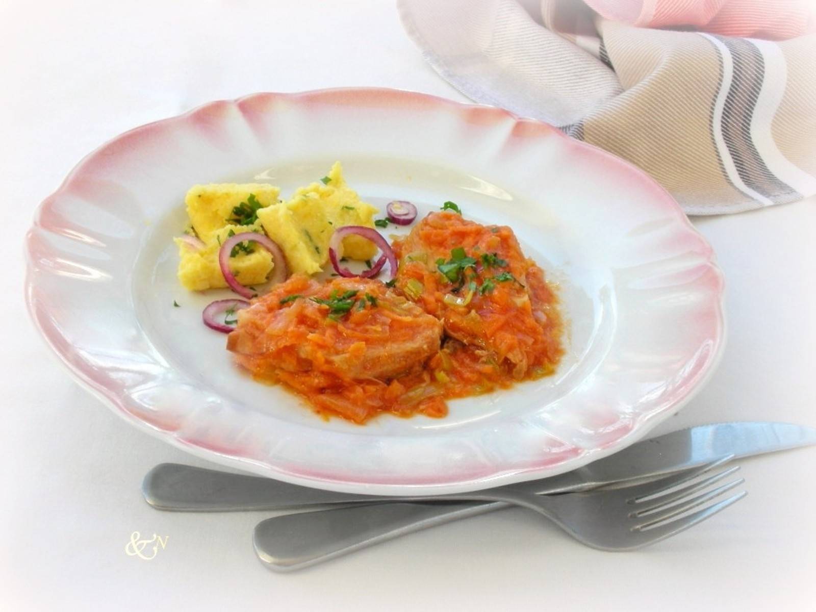 Pikante Schweinsschnitzel Rezept - ichkoche.de Pikante Schweinsschnitzel Rezept - ichkoche.de