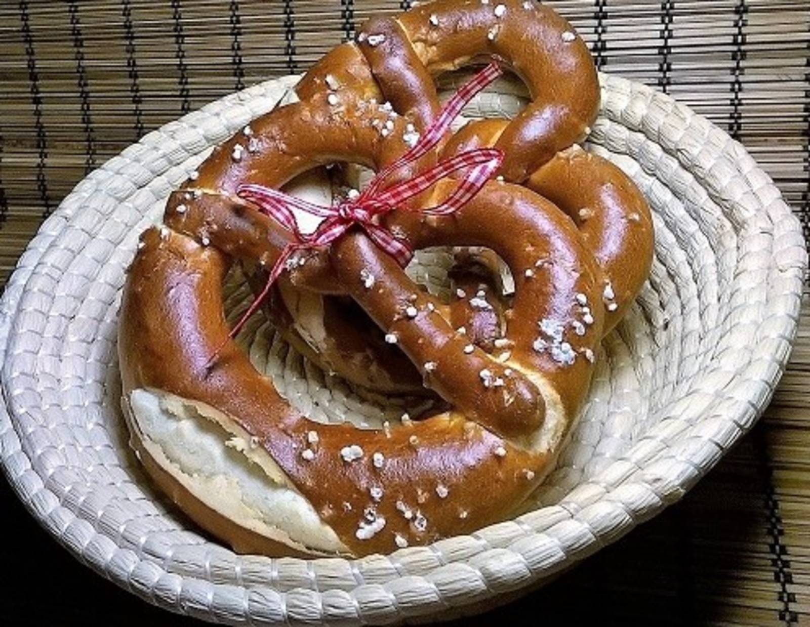 Brezeln Rezept - ichkoche.ch Brezeln Rezept - ichkoche.ch