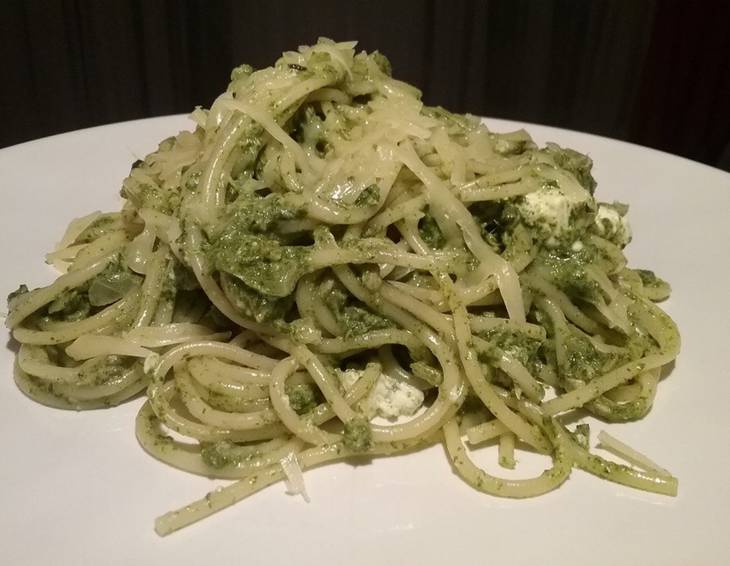 Spinatspaghetti mit Thunfisch und Feta Spinatspaghetti mit Thunfisch und Feta