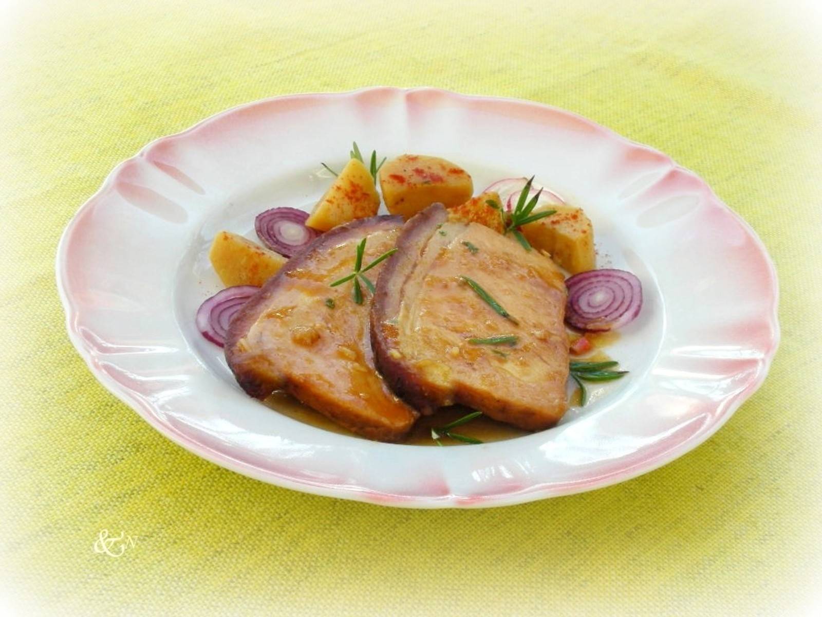 Rosmarin Schweinsbraten Rezept - ichkoche.de Rosmarin Schweinsbraten Rezept - ichkoche.de