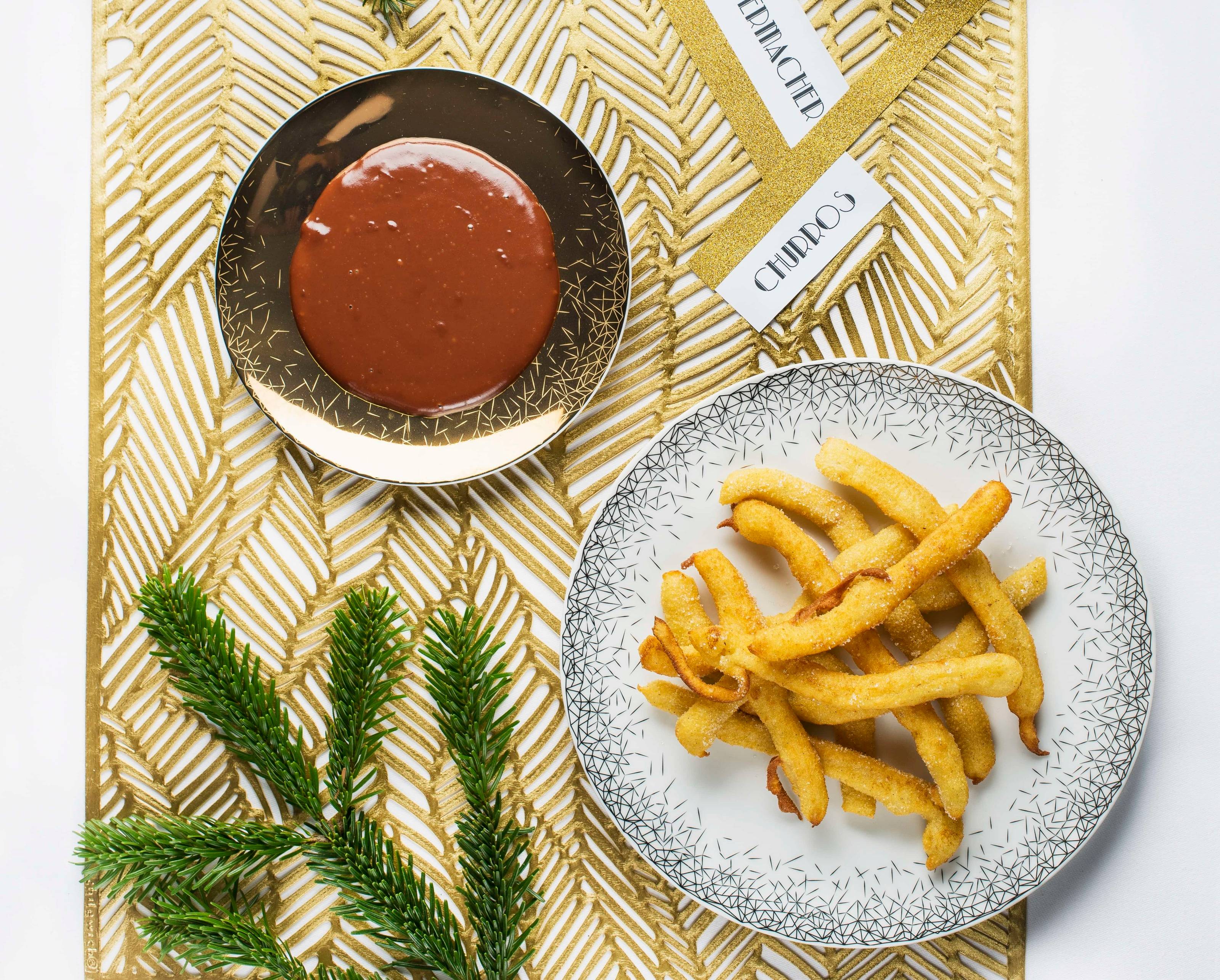 Churros mit Orangen-Schokoladen-Sauce