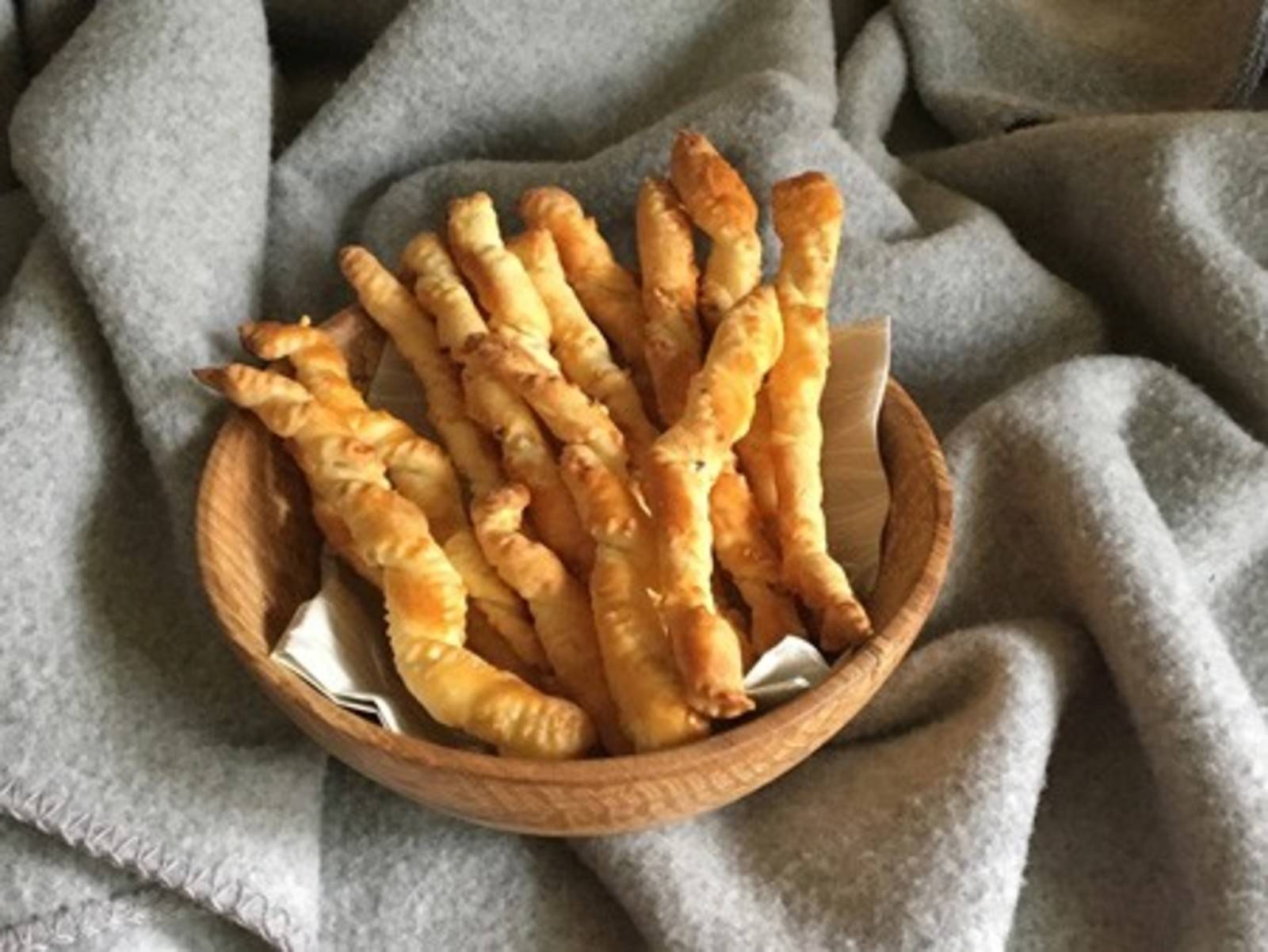 Käsestangen - Herzhaftes Gebäck aus Blätterteig