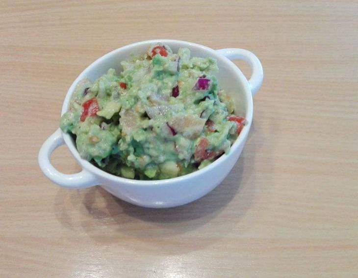 Guacamole mit Räucherlachs