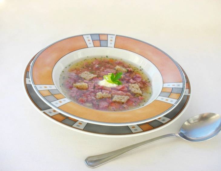 Brotsuppe mit Geselchtem Brotsuppe mit Geselchtem