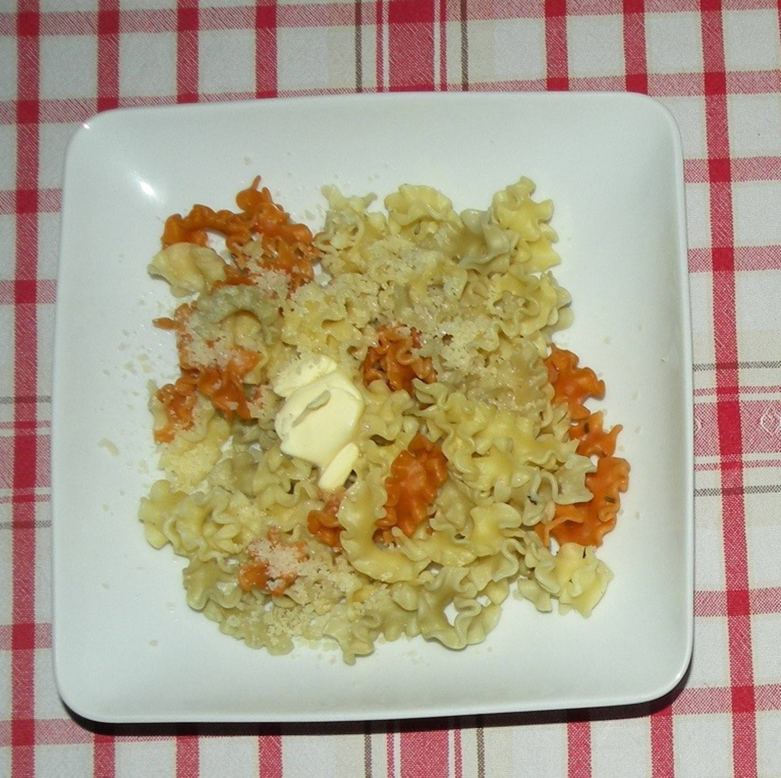 Selbstgemachte Nudeln Rezept - ichkoche.de