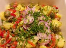 Erdäpfel-Paprika-Gurkerl-Salat Erdäpfel-Paprika-Gurkerl-Salat