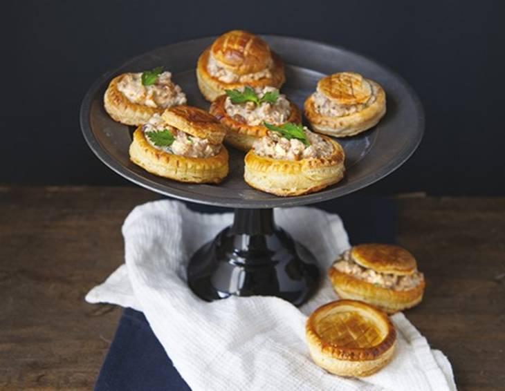 Königinpastetchen mit Esskastanien und Räuchertofu Königinpastetchen mit Esskastanien und Räuchertofu