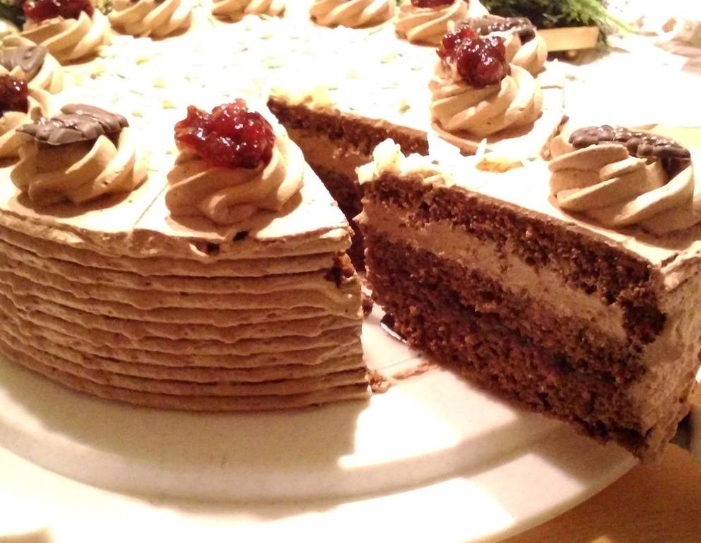 Nougat-Preiselbeer-Torte Nougat-Preiselbeer-Torte