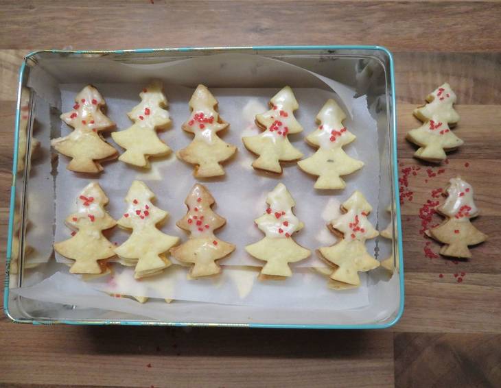 Weihnachtsbaum-Kekse