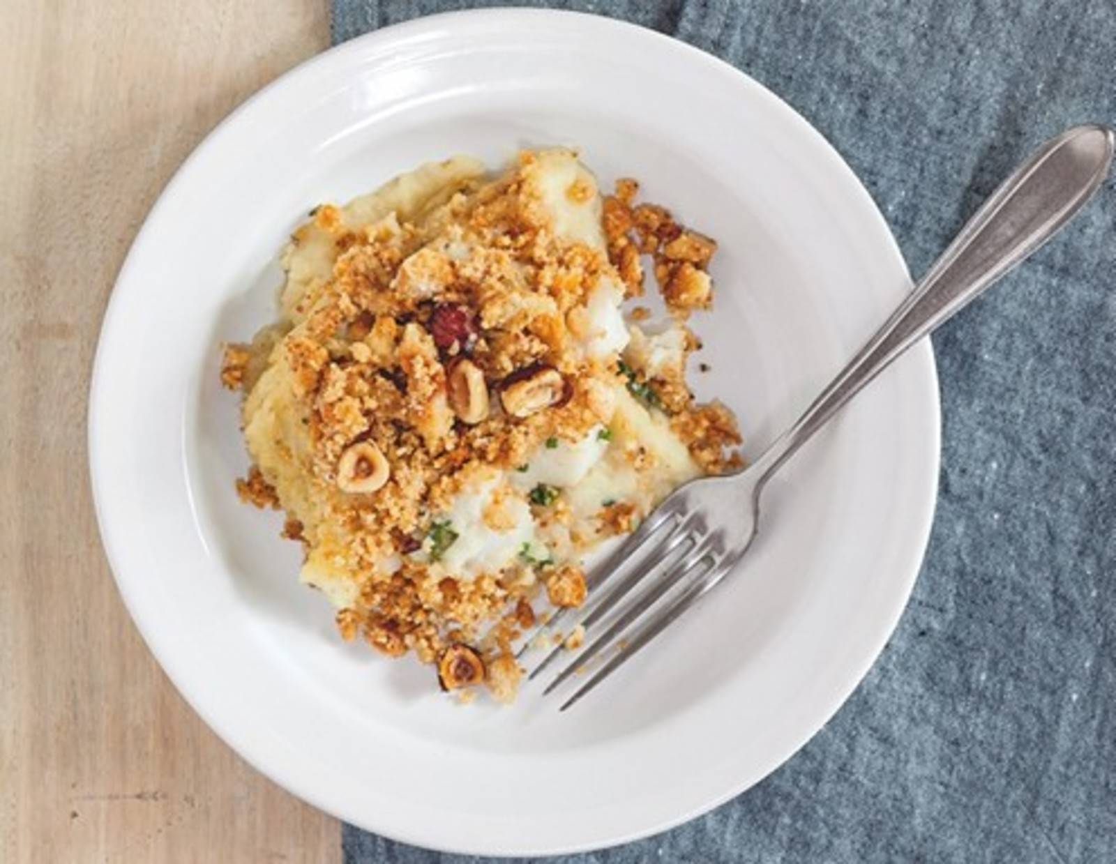 Kabeljau-Crumble mit Haselnüssen