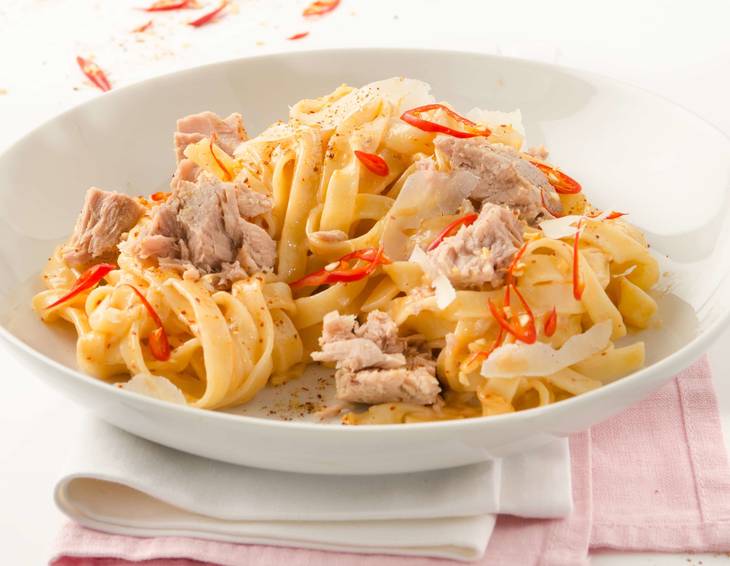 Bandnudeln mit Thunfisch und Chili Bandnudeln mit Thunfisch und Chili