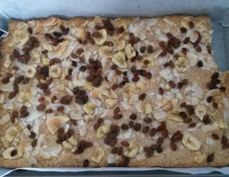 Lebkuchen mit Rosinen, Kokos und Bananenchips Lebkuchen mit Rosinen, Kokos und Bananenchips
