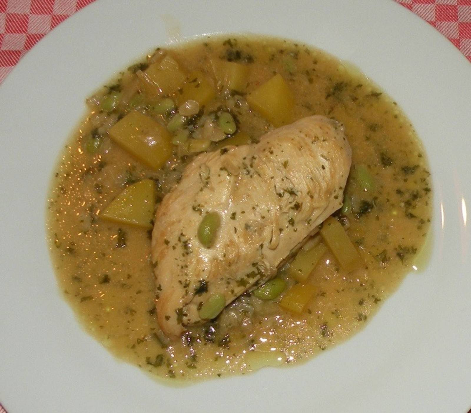 Hühnerbrust auf Gemüsebett Rezept - ichkoche.de Hühnerbrust auf Gemüsebett Rezept - ichkoche.de