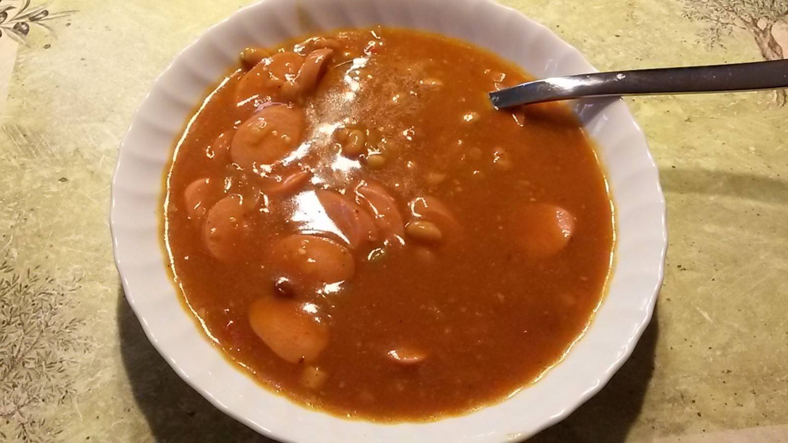 Bohnensuppe mit Würstel Rezept - ichkoche.de Bohnensuppe mit Würstel Rezept - ichkoche.de