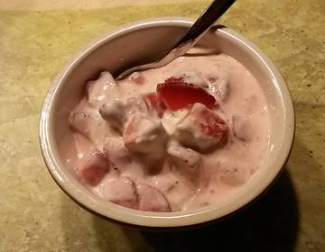 Erdbeeren mit Joghurtcreme