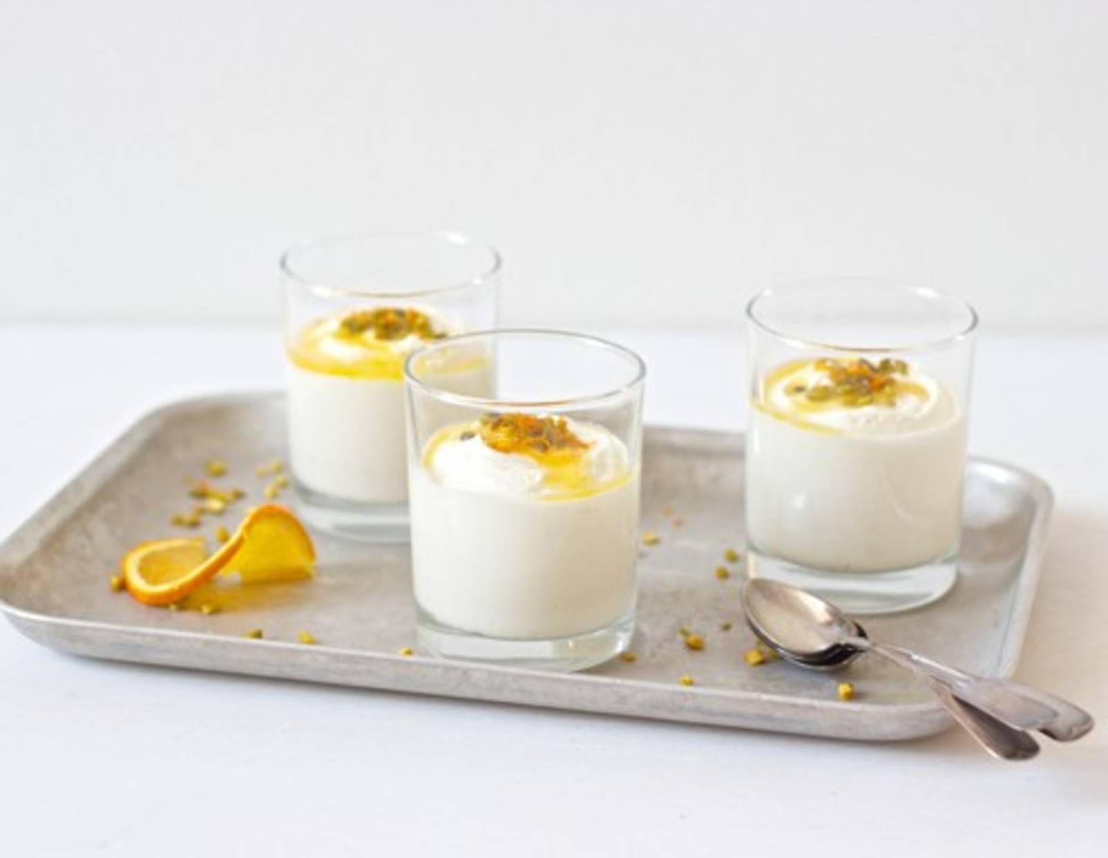 Creme aus weißer Schokolade mit Orangensauce Rezept