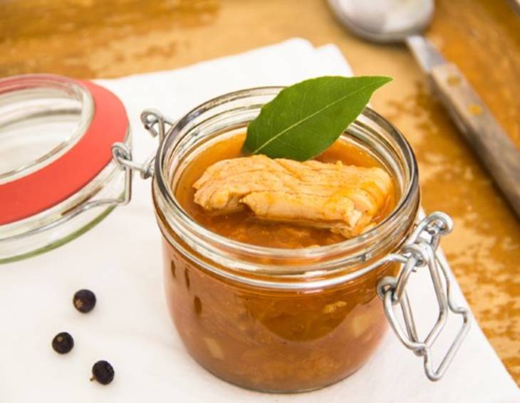 Sauerkrautsuppe mit Karpfenfilet Sauerkrautsuppe mit Karpfenfilet