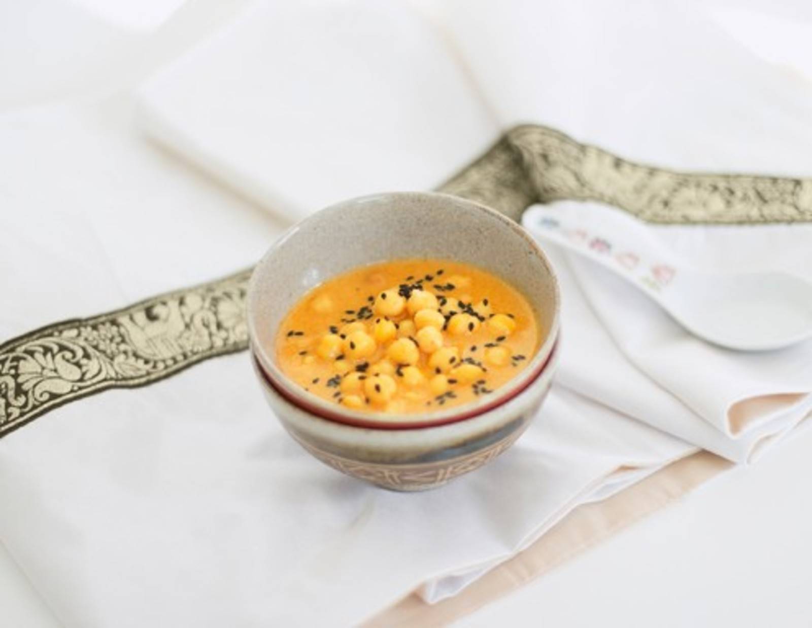 Scharfes Kichererbsencurry auf Thai-Art Rezept