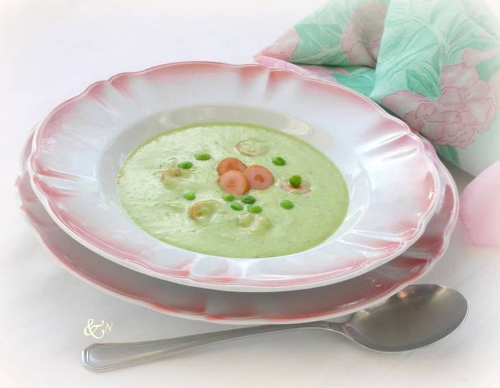 Erbsensuppe mit Würstel Erbsensuppe mit Würstel