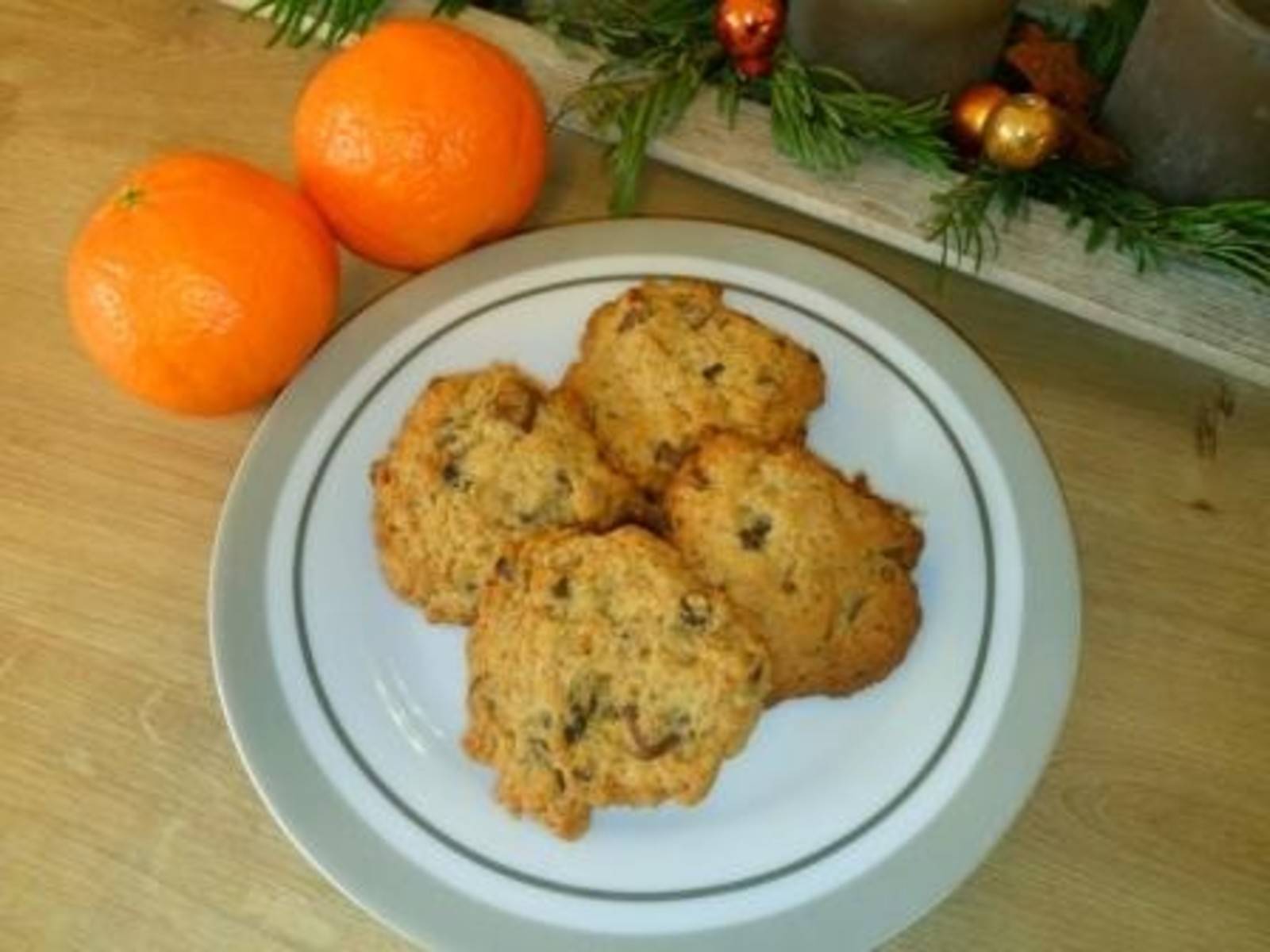 Weihnachtliche Walnuss-Orangen-Schoko-Cookies
