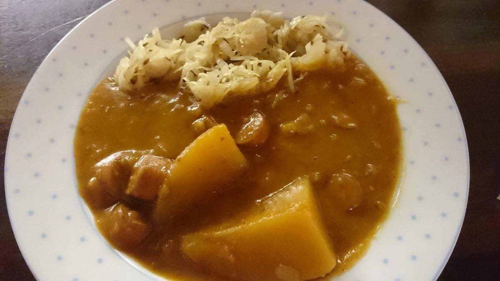 Erdäpfelgulasch mit Kraut Erdäpfelgulasch mit Kraut