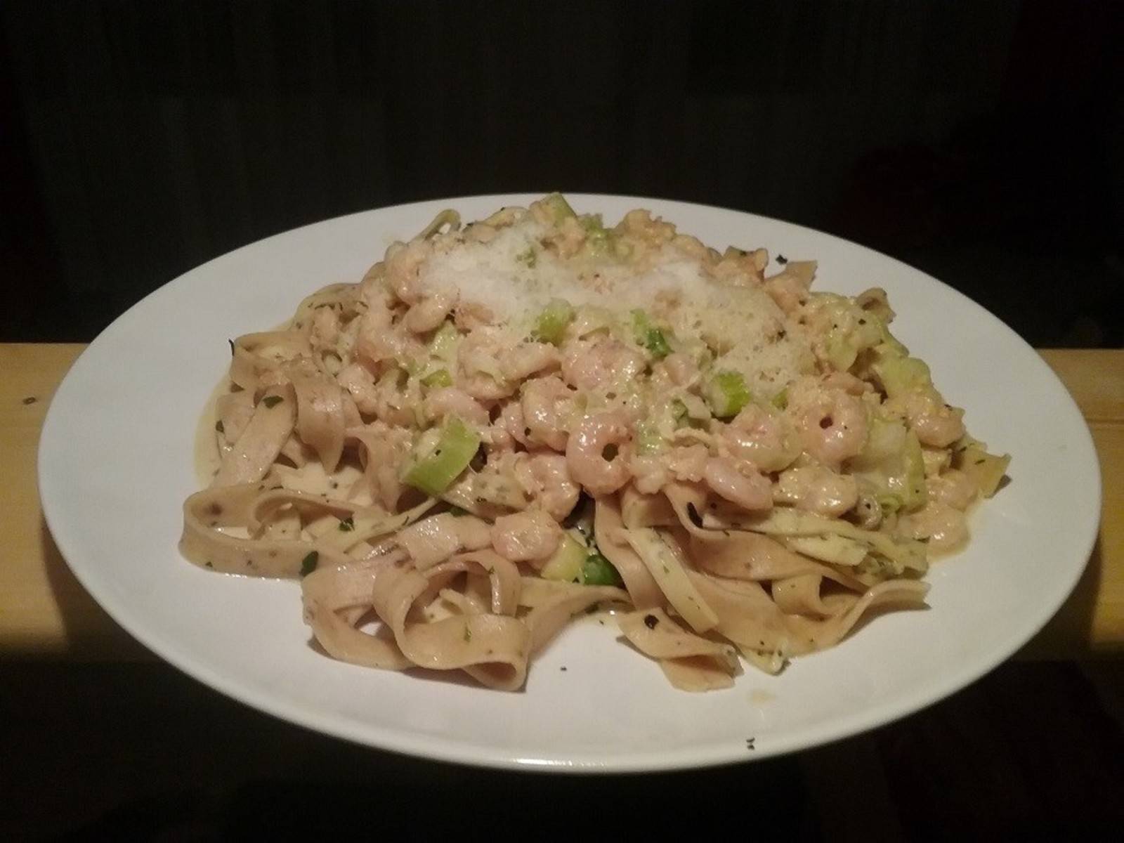 Tagliatelle mit Kräutern und Shrimps