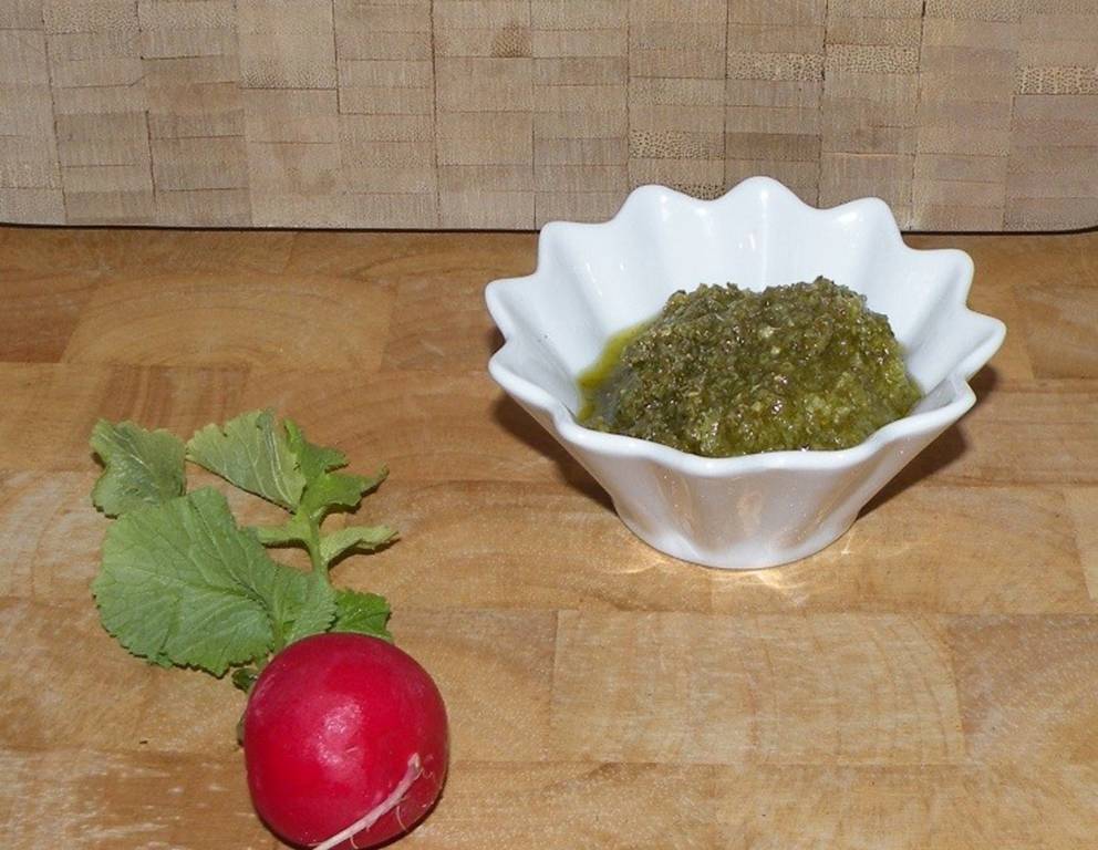 Radieschenblätter-Pesto Radieschenblätter-Pesto