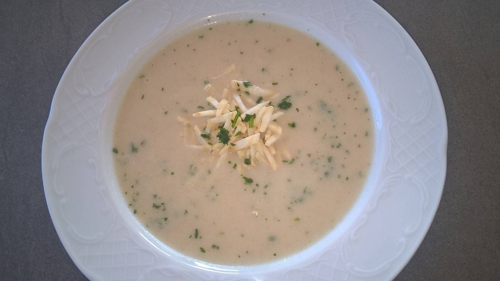 Petersilienwurzel Suppe