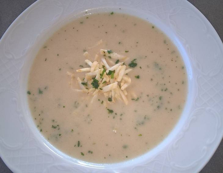 Petersilienwurzel Suppe