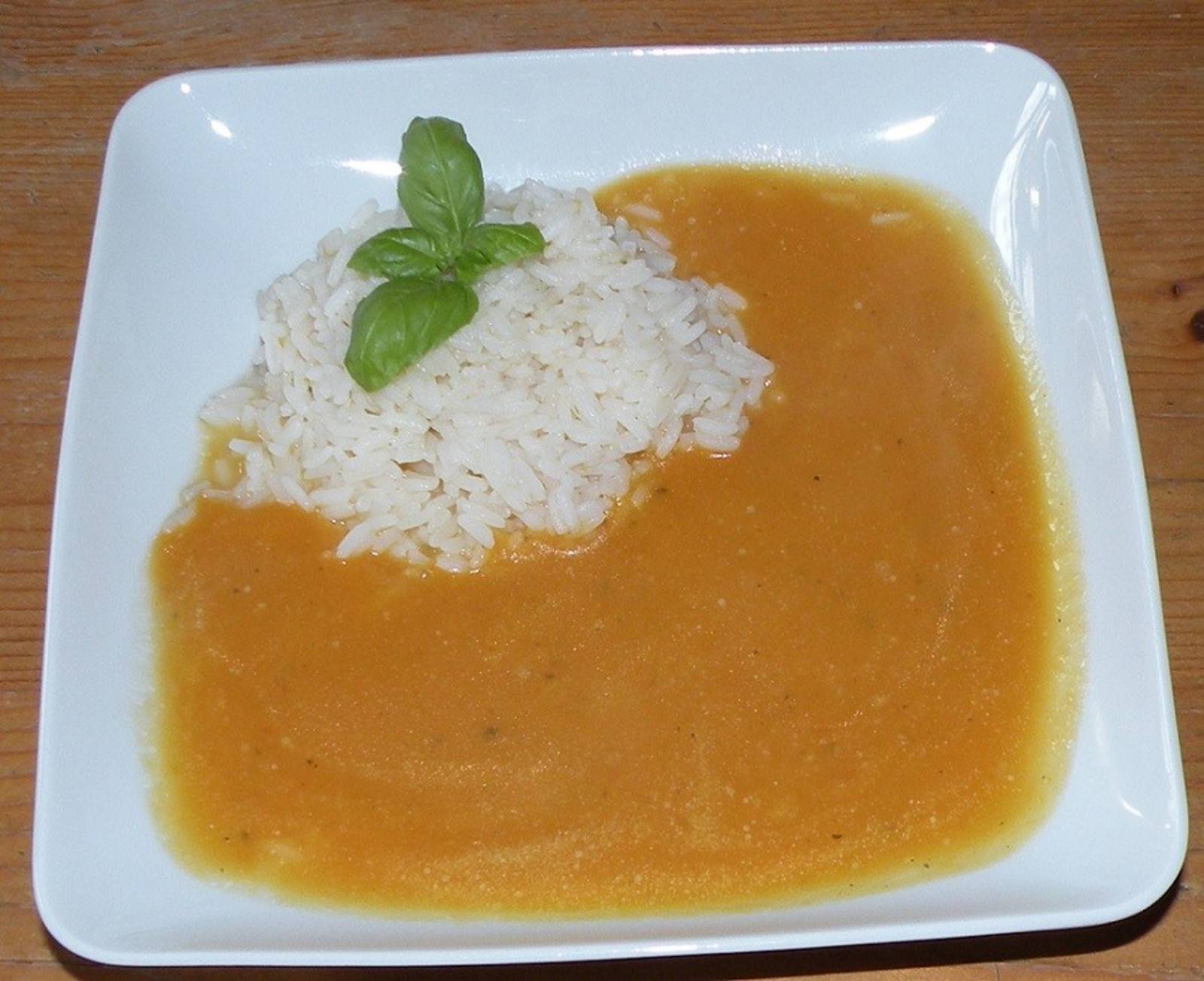 Paprikasuppe mit Reis