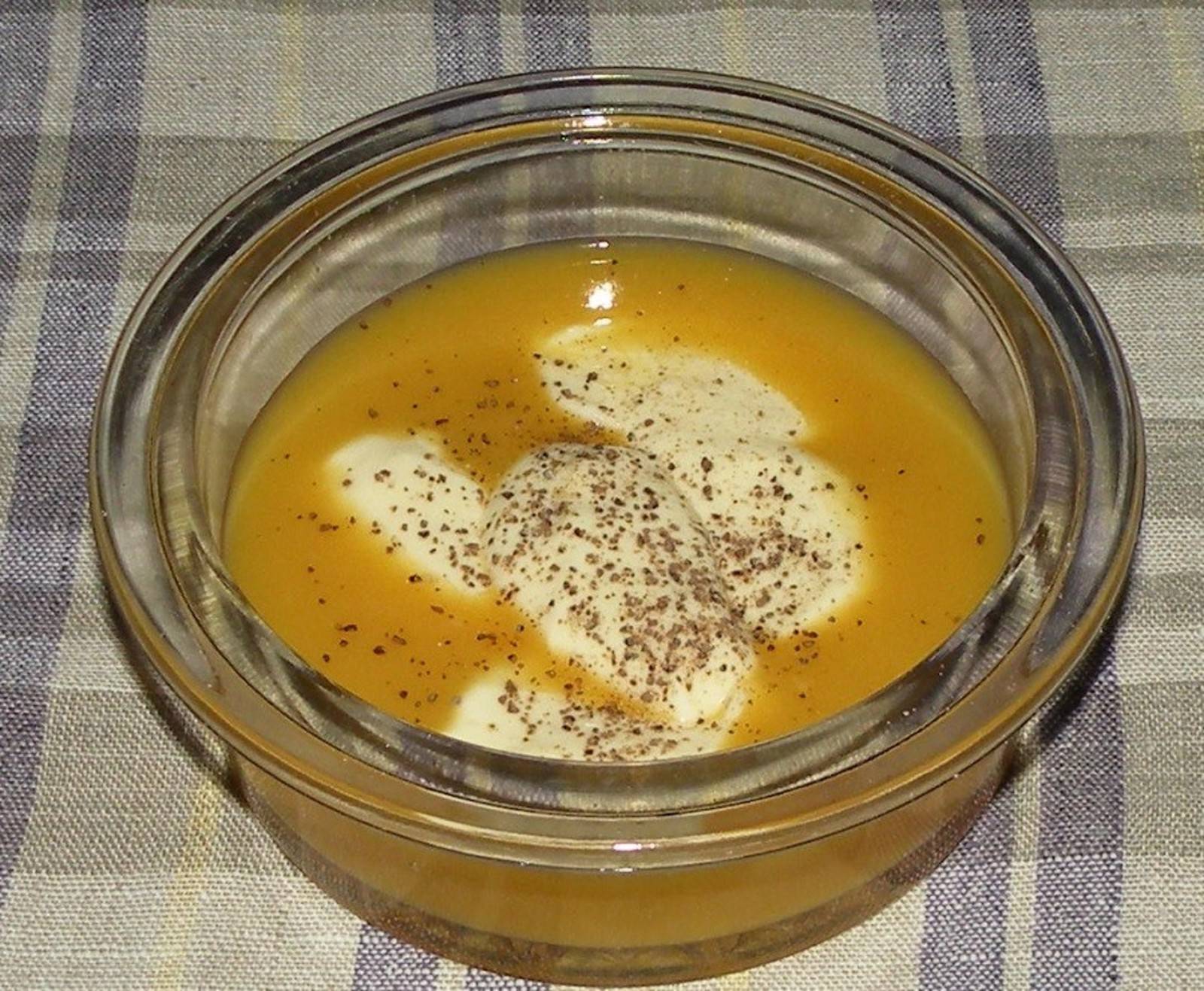Vanillenockerl in Mangosauce