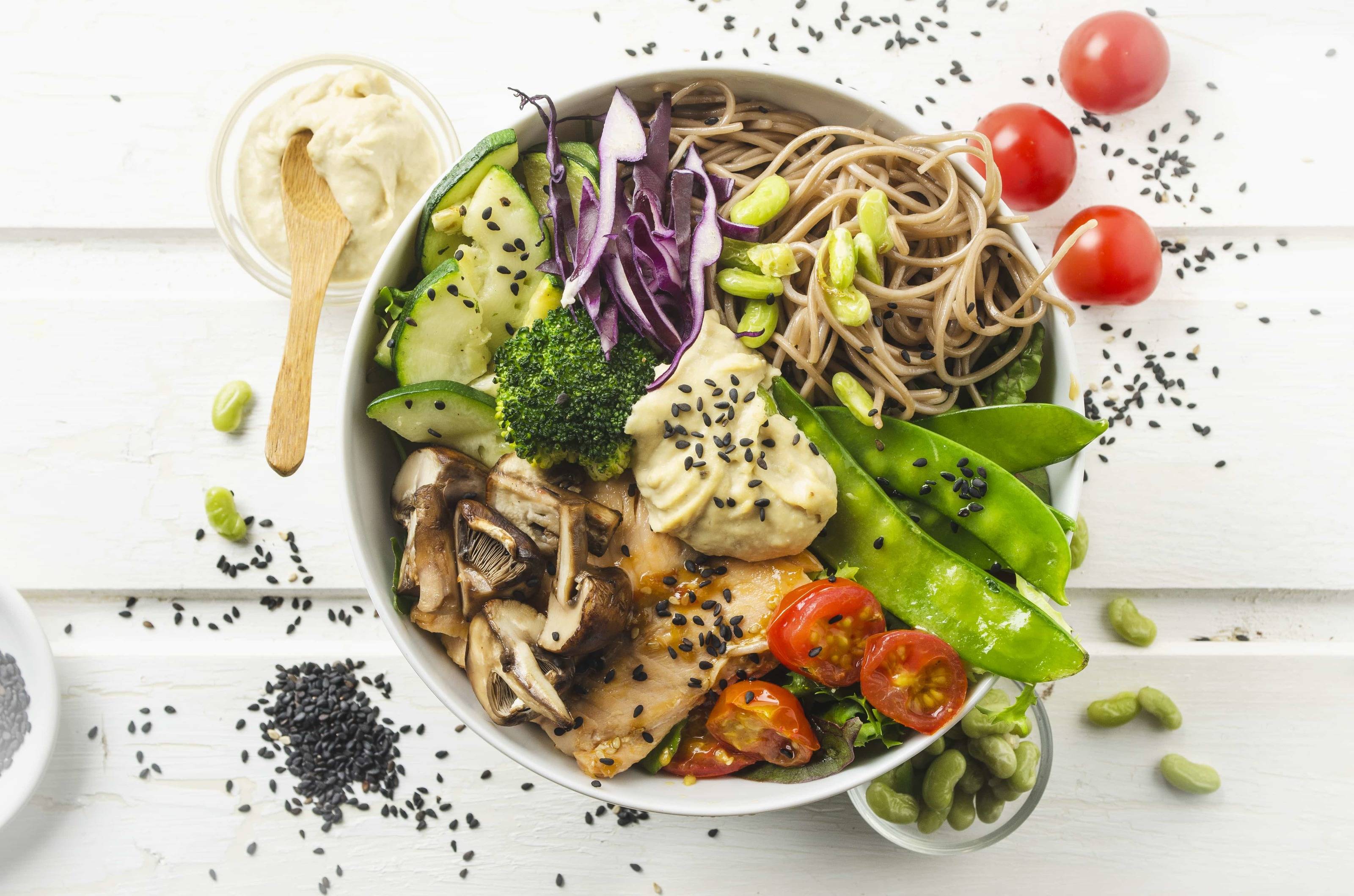 Buddha Bowl mit Lachs und Buchweizennudeln Rezept - ichkoche.de Buddha Bowl mit Lachs und Buchweizennudeln Rezept - ichkoche.de