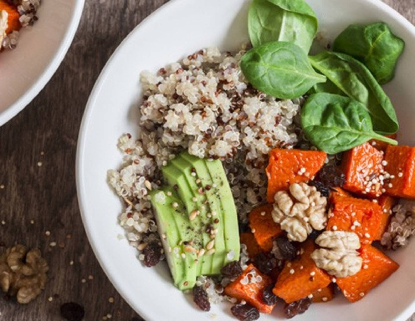 Buddha Bowl mit Kürbis und Spinat